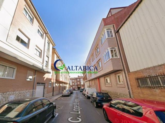 Piso en venta en Navatejera, Villaquilambre