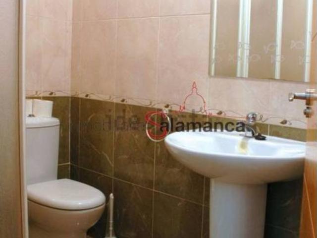 Piso en venta en Villares De La Reina, Castilla y León