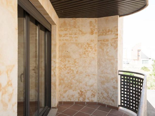 Piso en venta en Villares De La Reina, Castilla y León