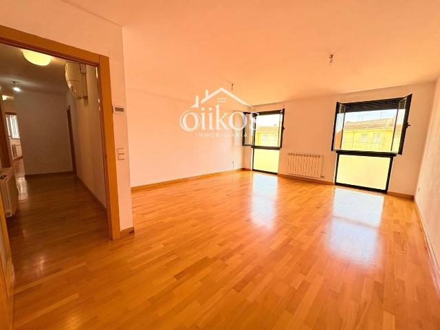Piso en venta en Villares De La Reina, Castilla y León