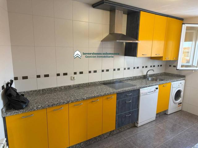 Piso en venta en Villares De La Reina, Castilla y León