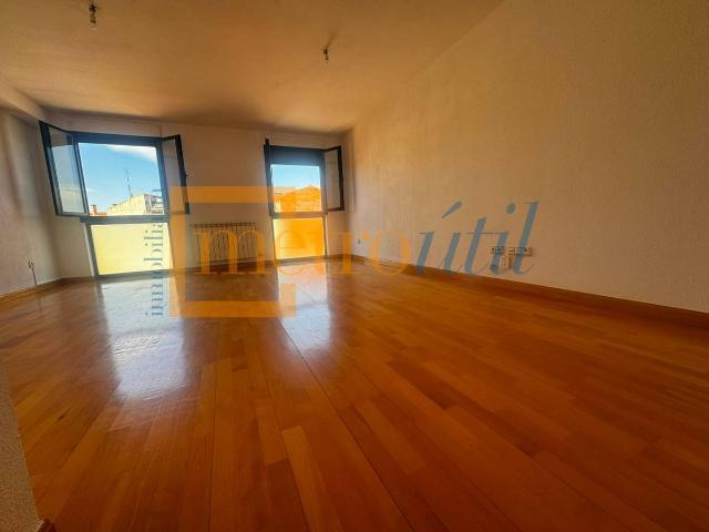 Piso en venta en Villares De La Reina, Castilla y León
