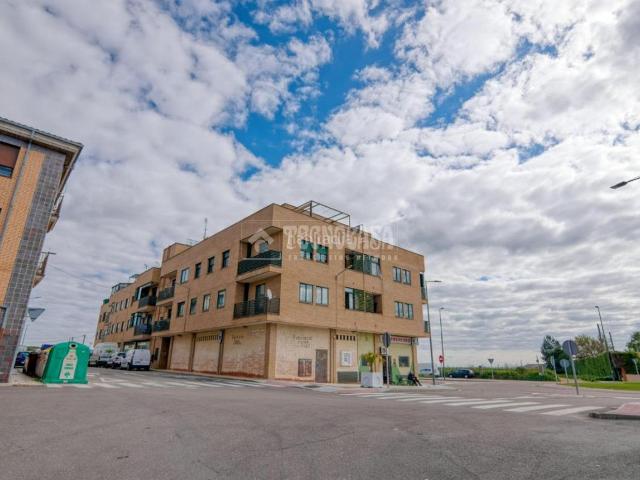 Piso en venta en Villares De La Reina
