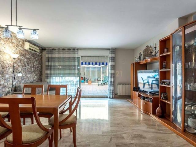 Piso en venta en Sant Boi De Llobregat, Barri Centre