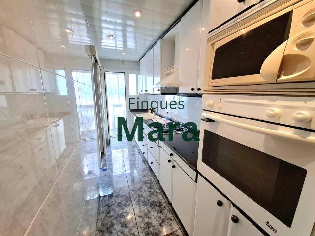 Piso en venta en Barri Centre, Sant Boi De Llobregat