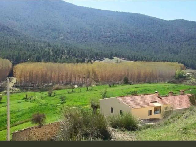 Piso en venta en Yeste, Albacete