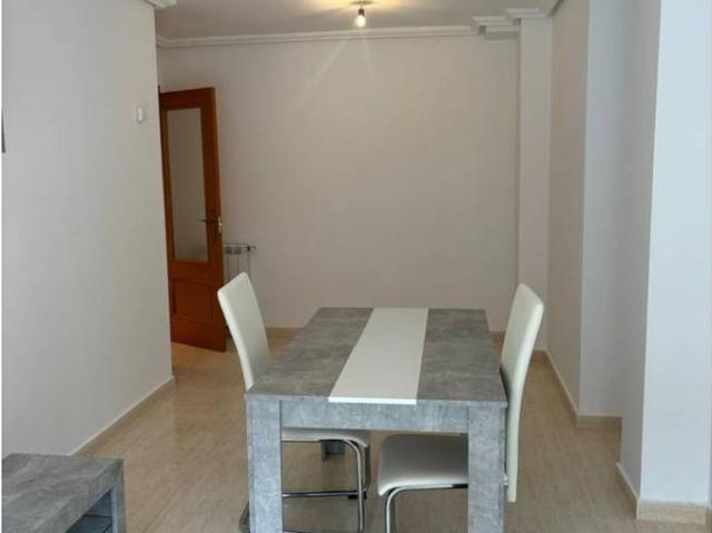 Piso en venta en Yuncos, Urbanización Cervantes