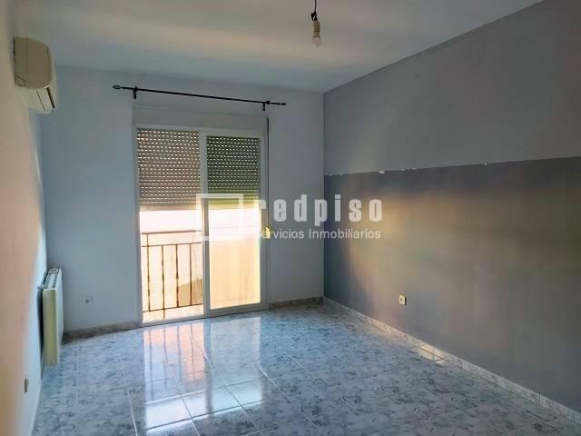 Piso en venta en Yuncos, Urbanización Cervantes