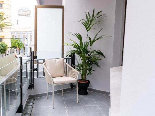Piso en venta en Santa Catalina-Canteras, Gran Canaria