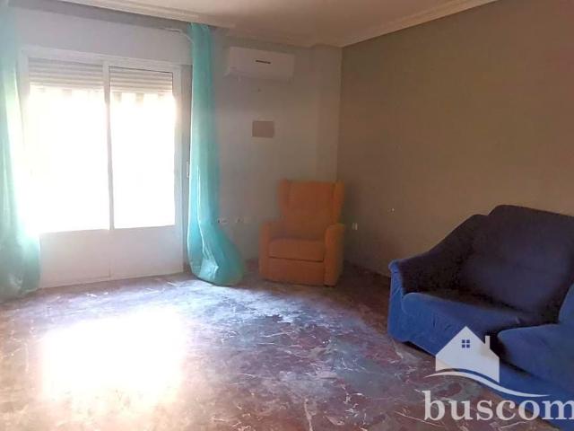 Piso en venta en Linares