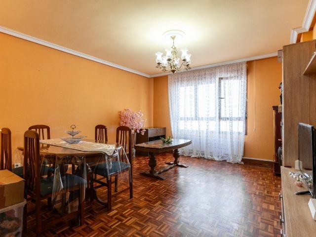 Piso en venta en El Parque, Siero