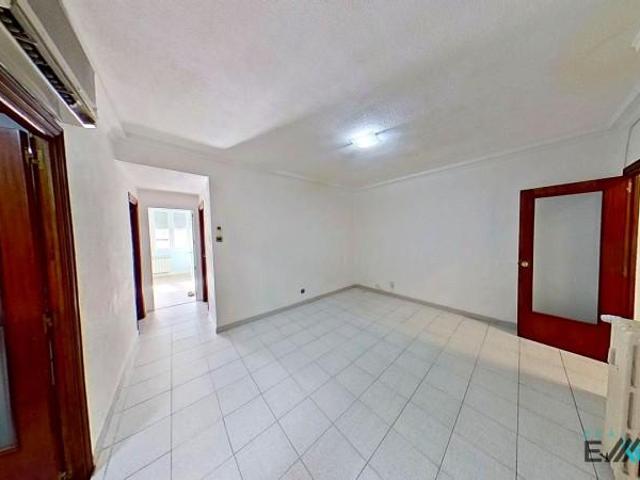 Piso en venta en Ciudad Lineal, Madrid