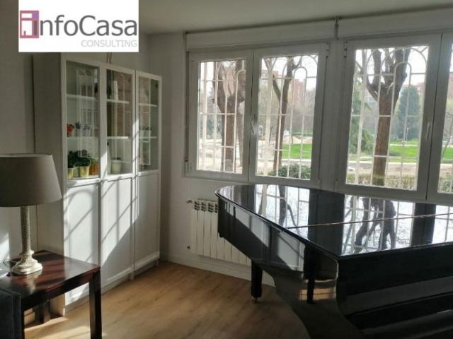 Piso en venta en Moratalaz, Madrid