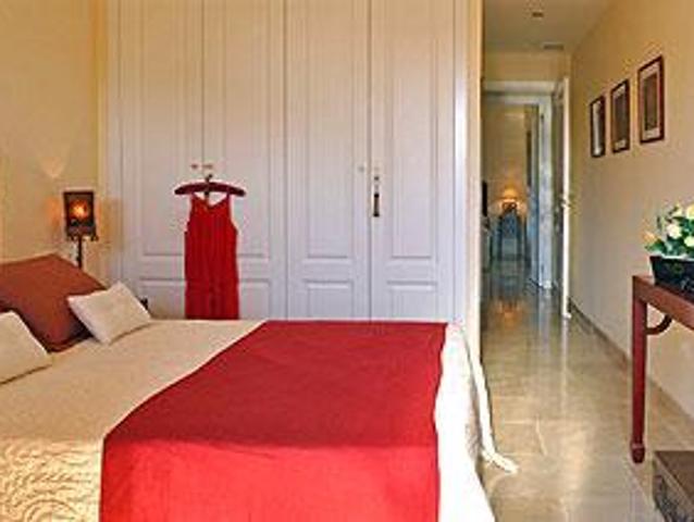 Piso en venta en Castillo de la Duquesa, Costa del Sol Occidental