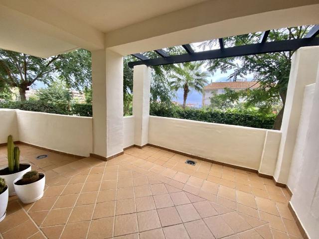 Piso en venta en Castillo de la Duquesa, Costa del Sol Occidental