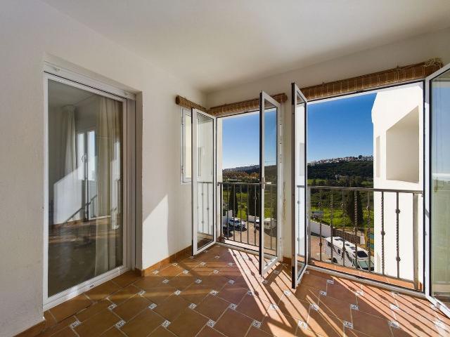 Piso en venta en Castillo de la Duquesa, Costa del Sol Occidental