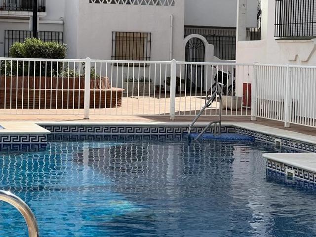 Piso en venta en Castillo de la Duquesa, Costa del Sol Occidental