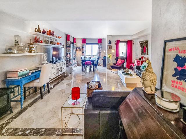 Piso en venta en Castillo de la Duquesa, Costa del Sol Occidental
