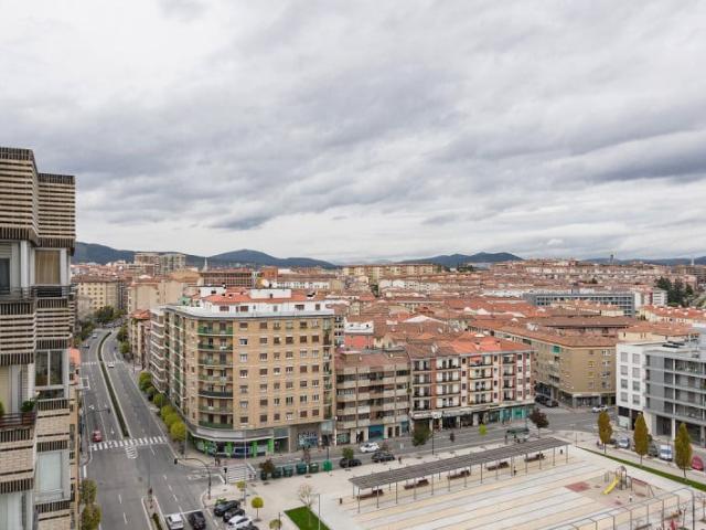 Piso en venta en Azpilagaña, Iruñerria