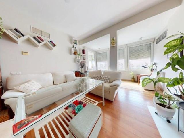 Piso en venta en Los Remedios, Sevilla