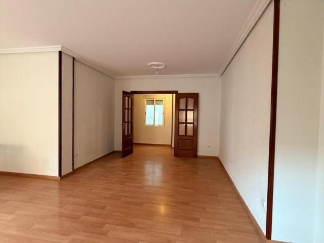 Piso en venta en Las Protegidas, Jaén