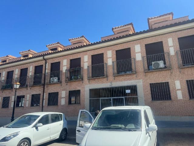 Piso en venta en Villa Del Prado, Madrid