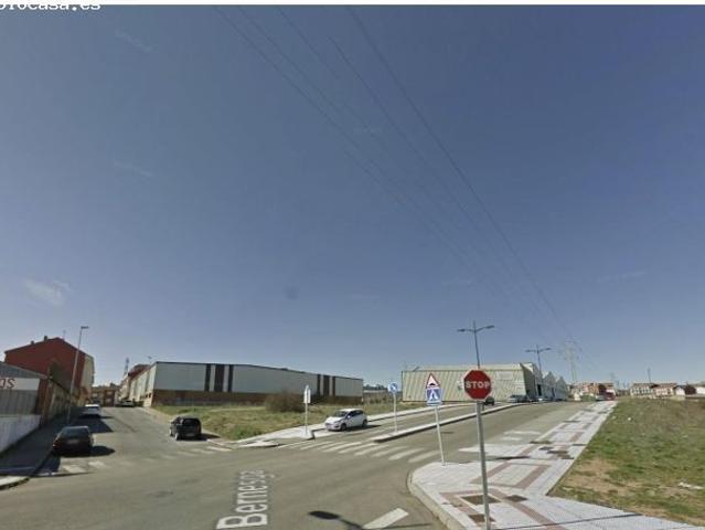 Piso en venta en Navatejera, Villaquilambre