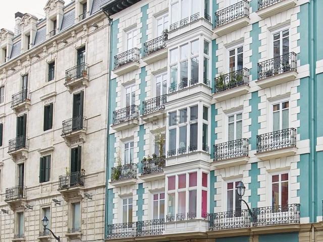 Ático en venta en Abando, Bilbao