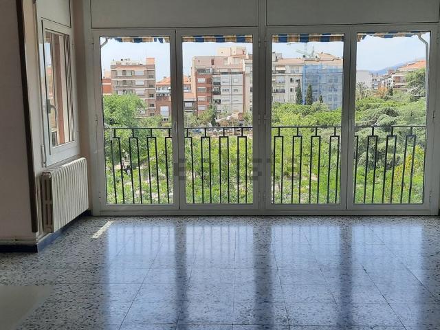 Piso en venta en Terrassa, Vallparadís