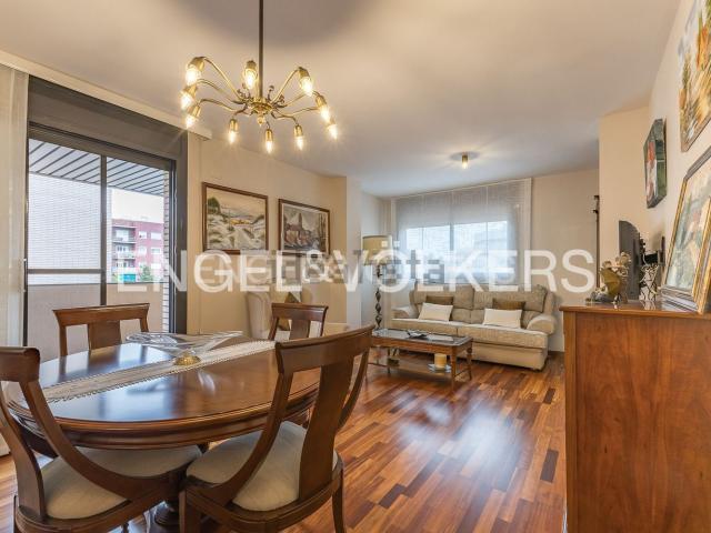 Piso en venta en Montesa, Esplugues De Llobregat