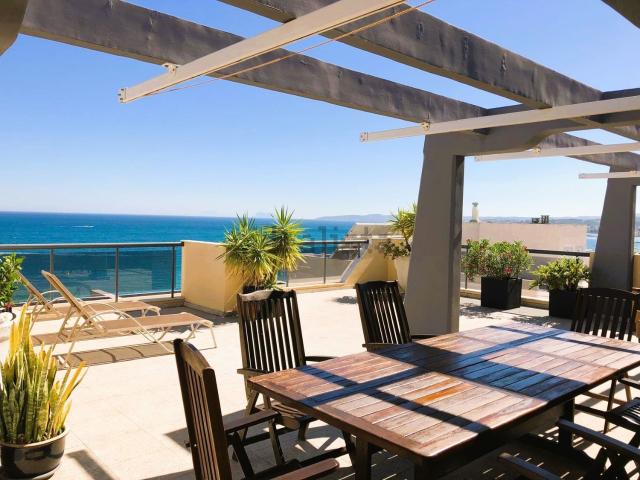 Ático en alquiler en Estepona, Urbanización Altos de Guadalobon