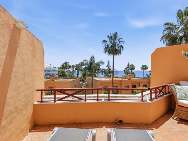 Dúplex en venta en Urbanización Puerto Estepona (Seghers), Costa del Sol Occidental