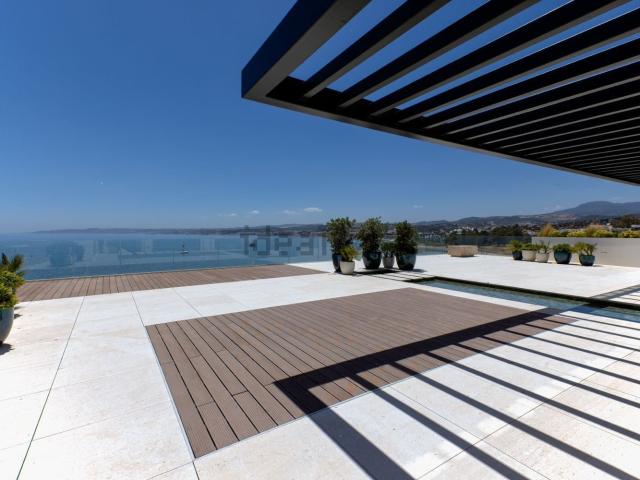 Dúplex en venta en Urbanización Puerto Estepona (Seghers), Costa del Sol Occidental