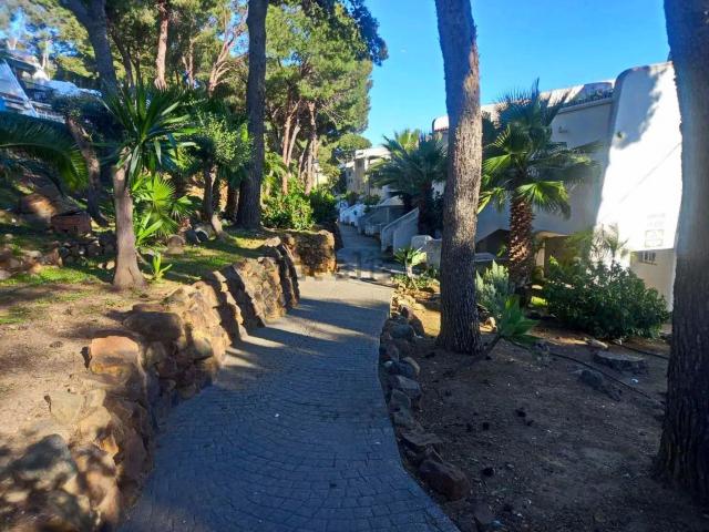 Piso en venta en Estepona, Urbanización Altos de Guadalobon