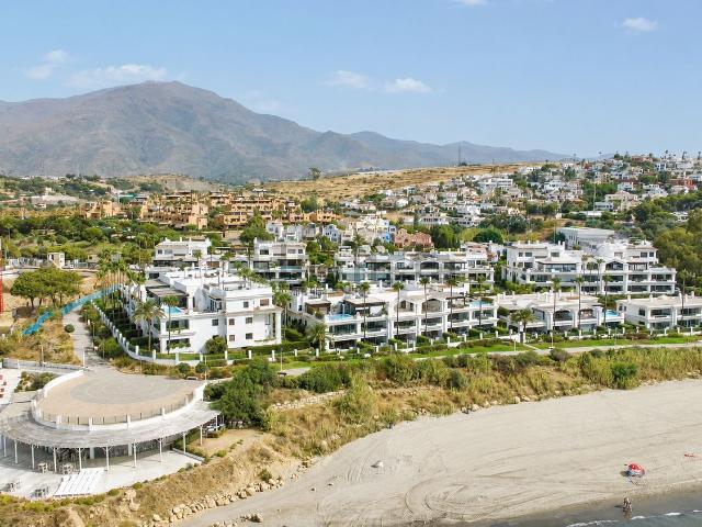Dúplex en venta en Urbanización Puerto Estepona (Seghers), Costa del Sol Occidental