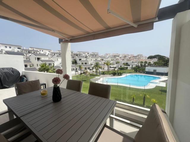 Ático en alquiler en Bahía Dorada, Costa del Sol Occidental