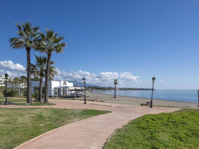 Piso en venta en Barriada Islas Canarias, Costa del Sol Occidental