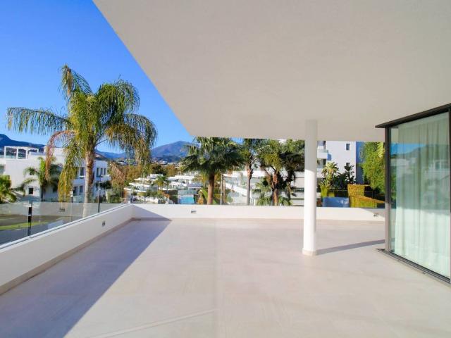 Piso en venta en Barriada Islas Canarias, Costa del Sol Occidental