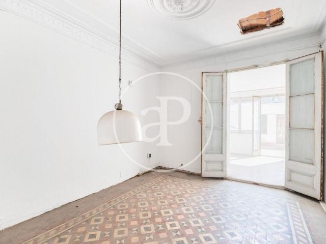 Piso en venta en Barcelona, Sant Antoni