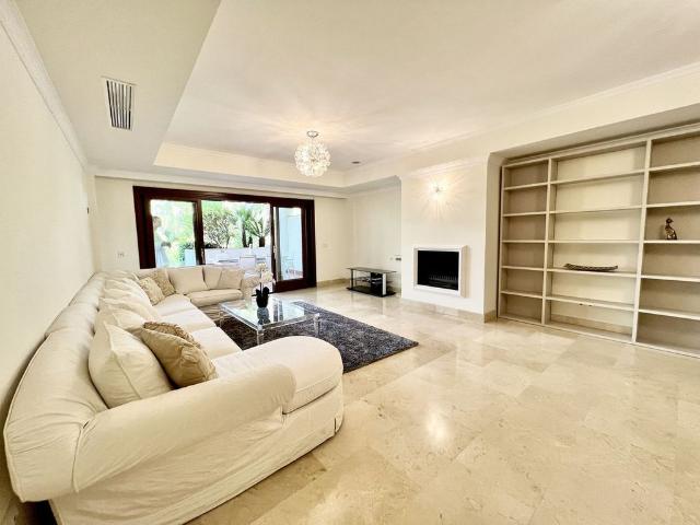 Piso en venta en El Vicario, Costa del Sol Occidental