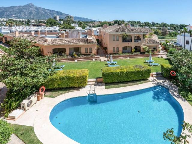 Piso en alquiler en Nueva Andalucía, Costa del Sol Occidental