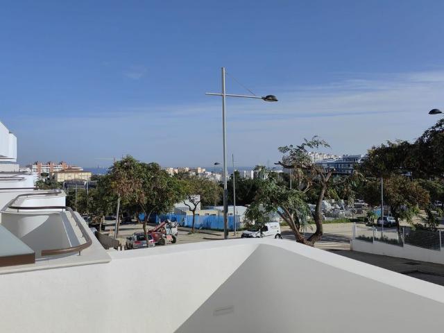 Piso en venta en Barriada Islas Canarias, Costa del Sol Occidental