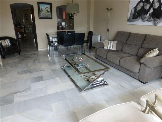 Piso en venta en Nueva Andalucía, Costa del Sol Occidental