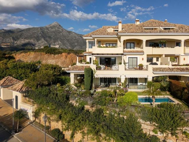 Piso en venta en Nueva Andalucía, Marbella