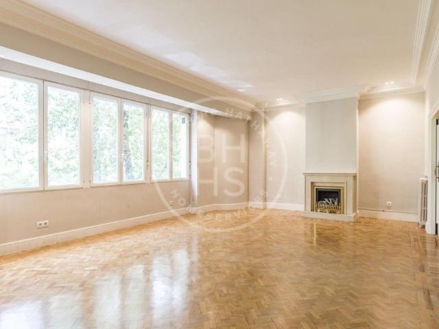 Piso en venta en Medina-sidonia, Madrid