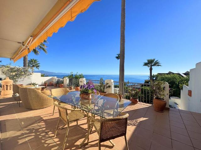 Piso en venta en Bahía de Casares, Costa del Sol Occidental