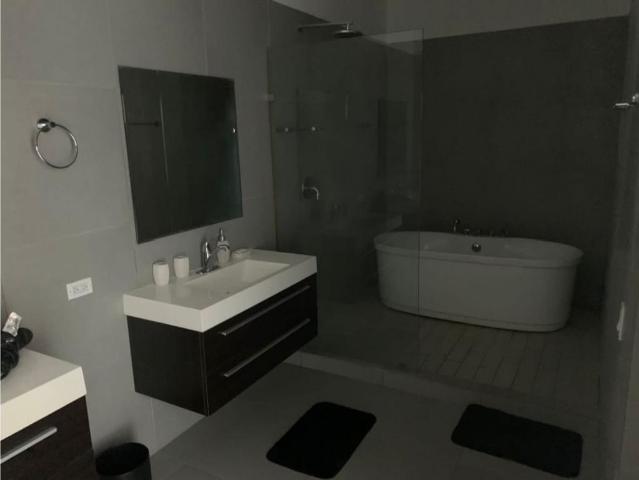 Piso exclusivo en alquiler en Bella Vista, Provincia de Colón
