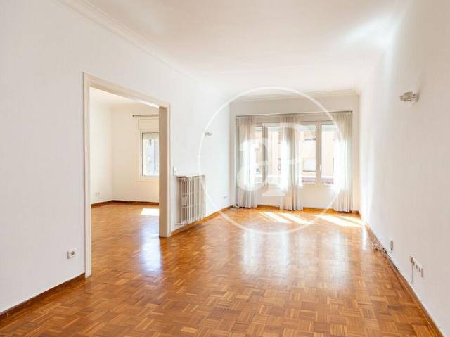 Piso en venta en les Tres Torres, Barcelona