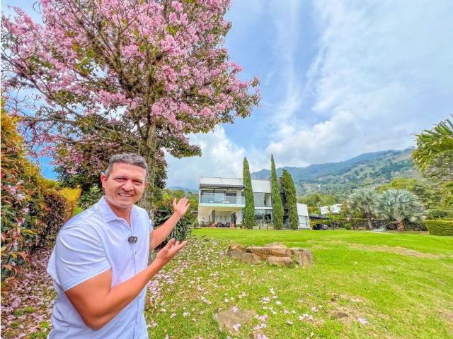 Casa de campo de alto standing de 4 dormitorios en venta Copacabana, Departamento de Antioquia