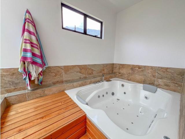 Casa de campo de alto standing de 4 dormitorios en venta Copacabana, Departamento de Antioquia